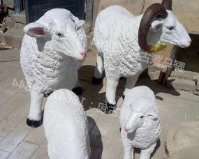阿勒泰雕塑羊